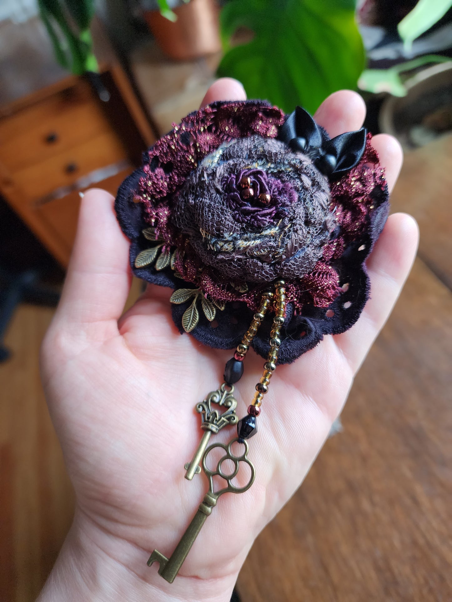 Thelia Hair Flower/Brooch