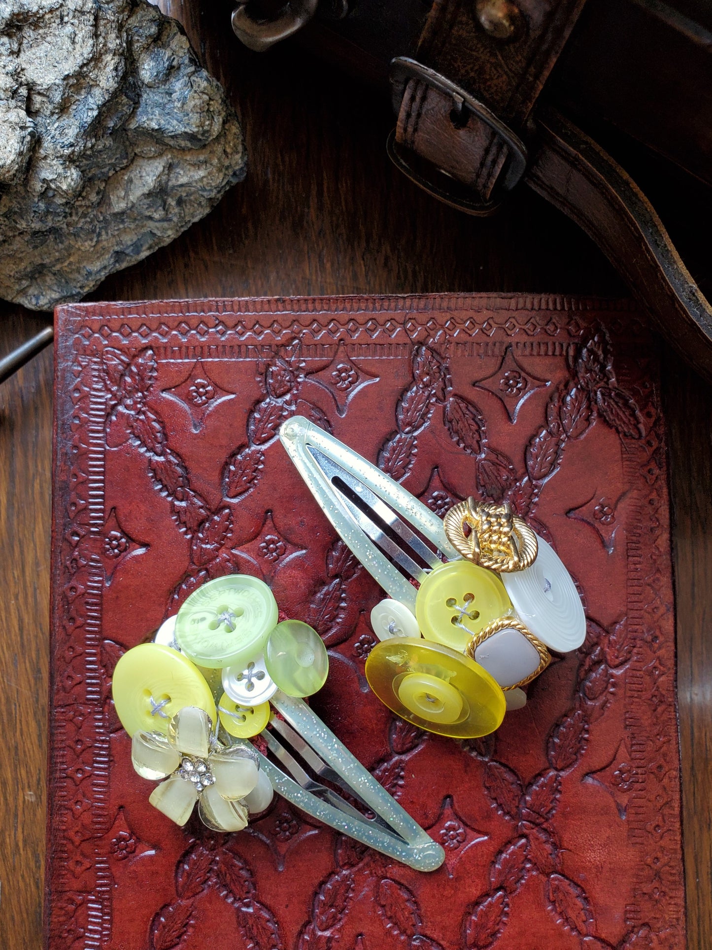 Borrower's Button Pile Hair Clips