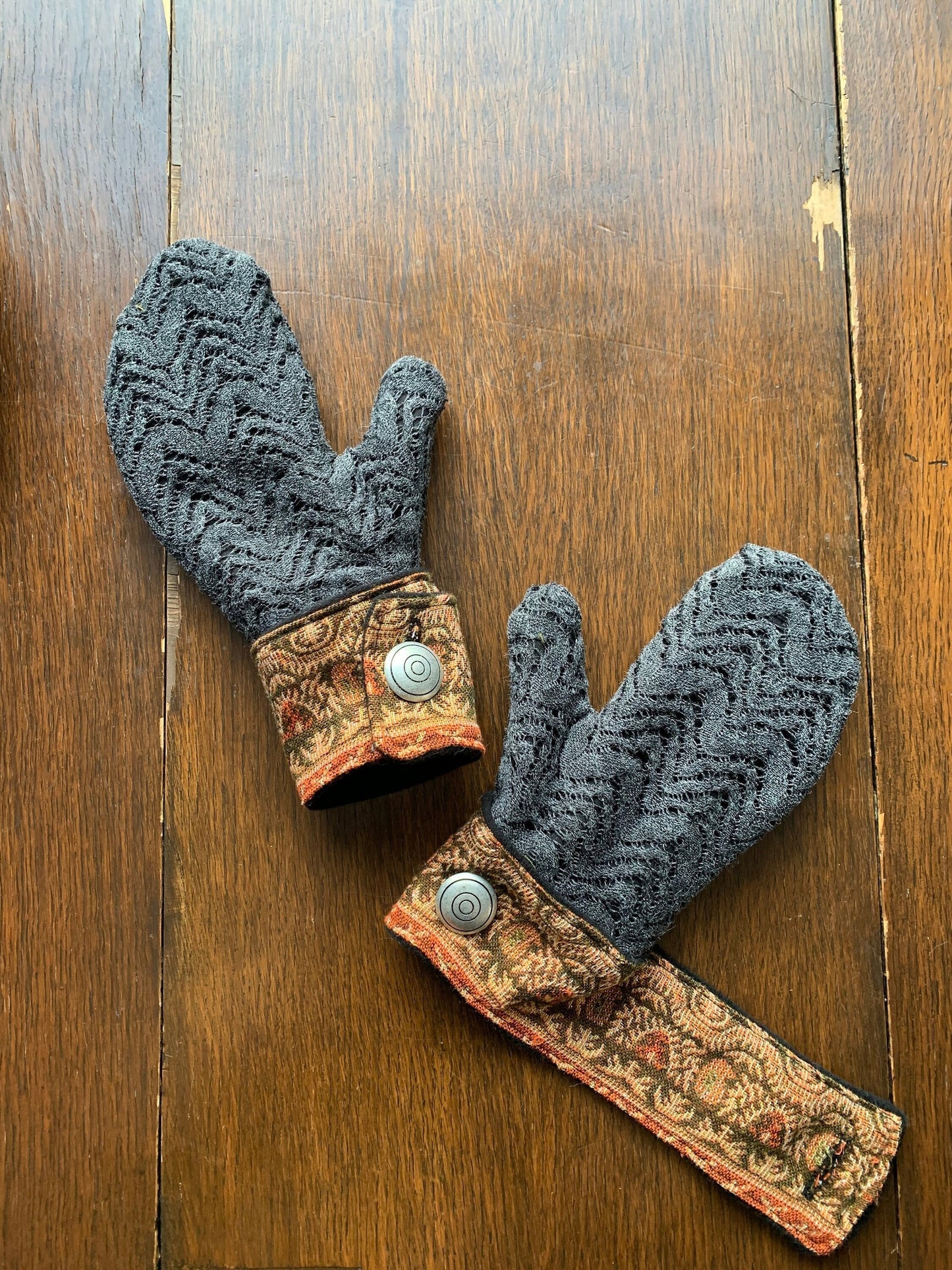 Button Closure Mittens