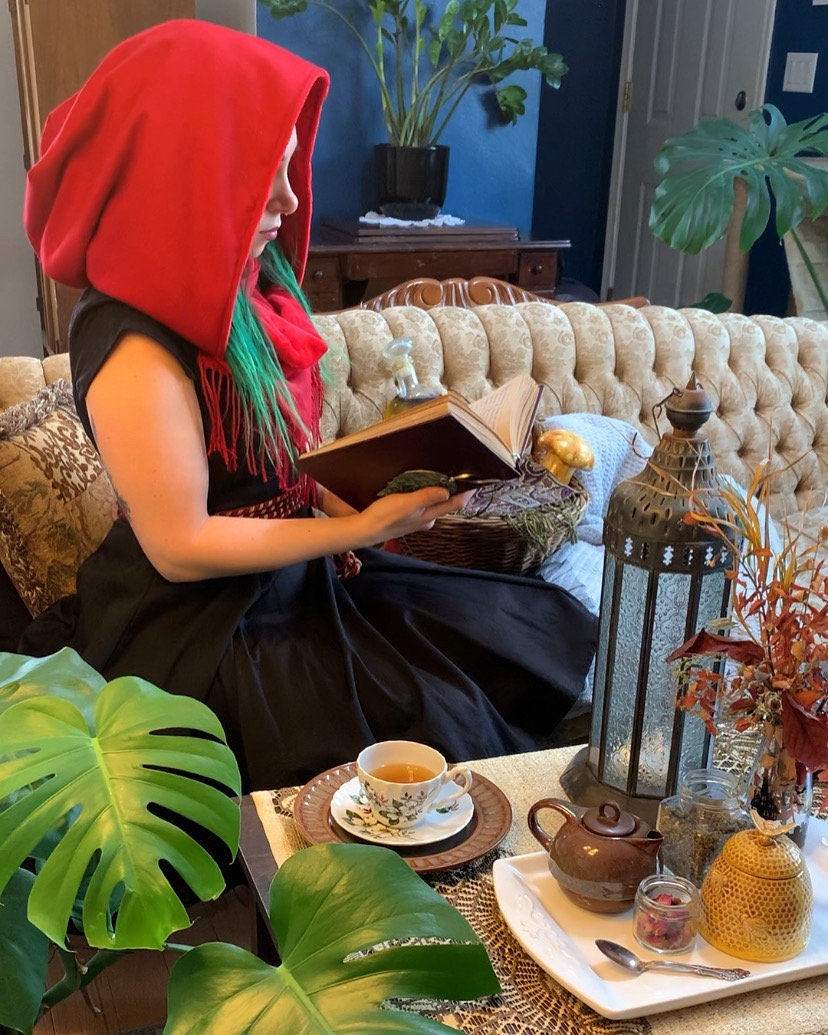 Little Red Hooded Cowl